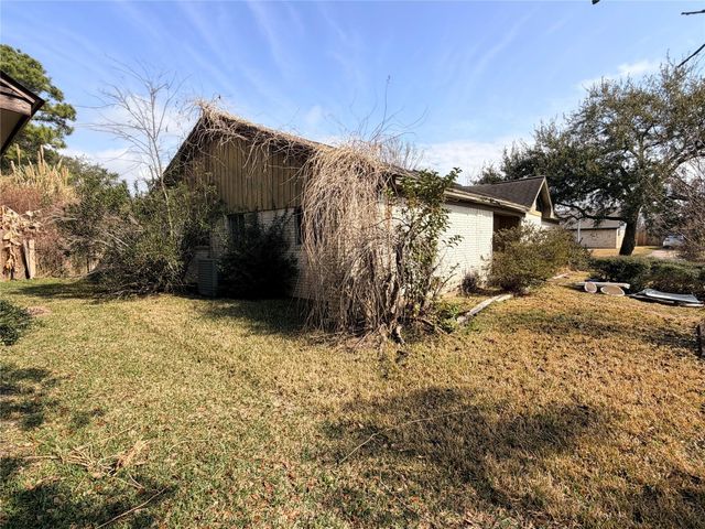 3400 Coachlight Lane, Baytown, TX 77521