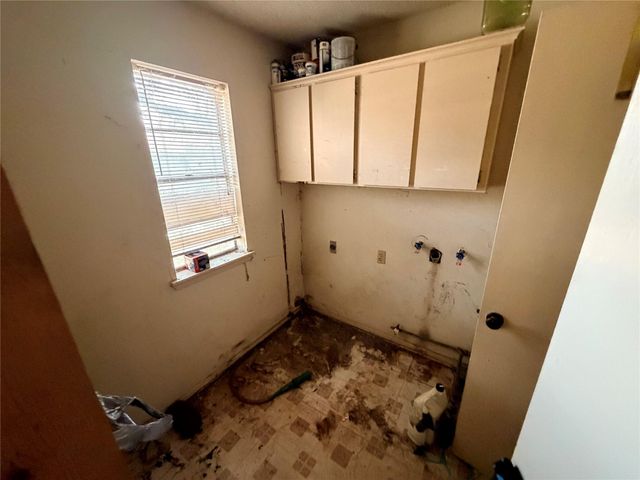 3400 Coachlight Lane, Baytown, TX 77521