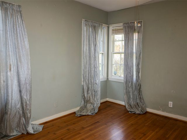 6815 E Grand Avenue, Dallas, TX 75223