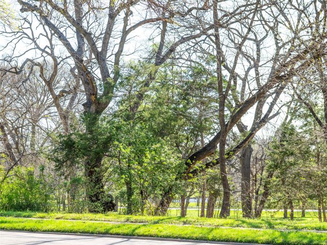 6815 E Grand Avenue, Dallas, TX 75223