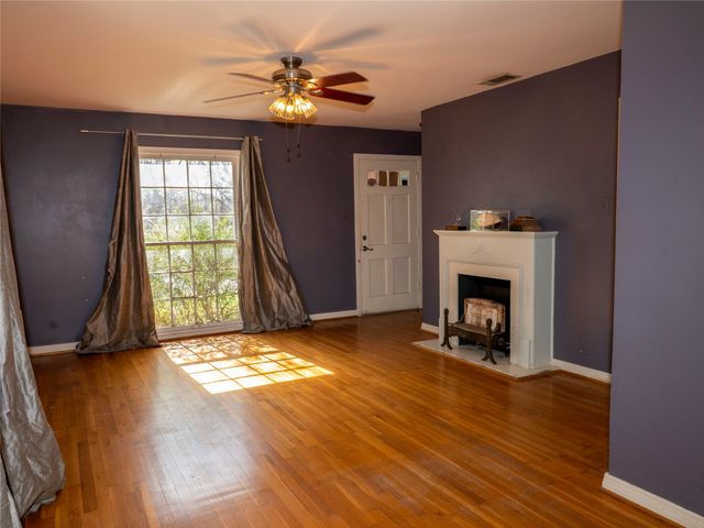 6815 E Grand Avenue, Dallas, TX 75223