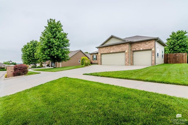 1104 East Park Grove, Manhattan, KS 66503