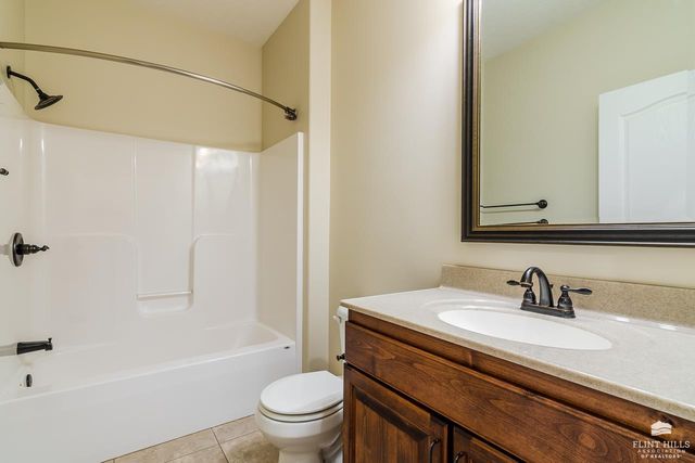 1104 East Park Grove, Manhattan, KS 66503