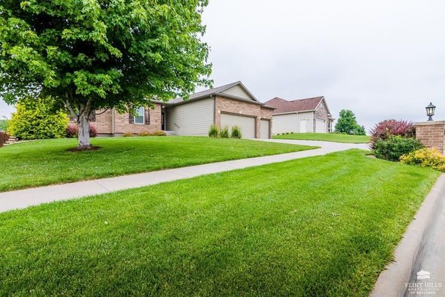 1104 East Park Grove, Manhattan, KS 66503