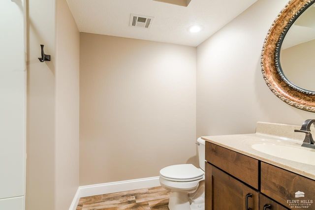1104 East Park Grove, Manhattan, KS 66503