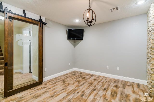 1104 East Park Grove, Manhattan, KS 66503