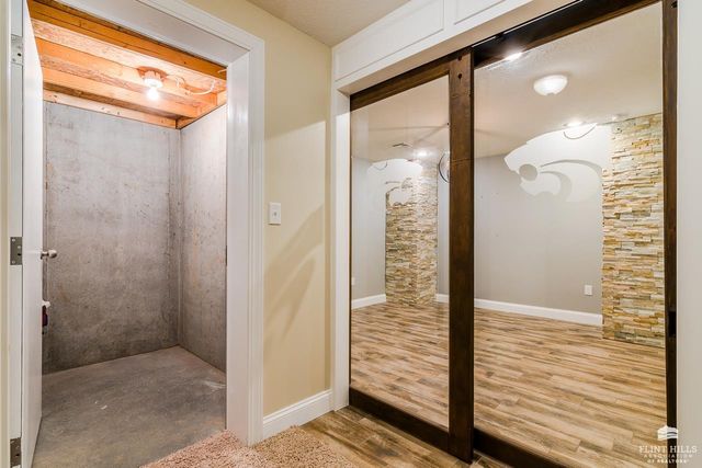 1104 East Park Grove, Manhattan, KS 66503