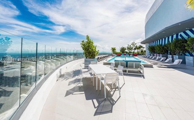 55 SW 9th St 2604, Miami, FL 33130