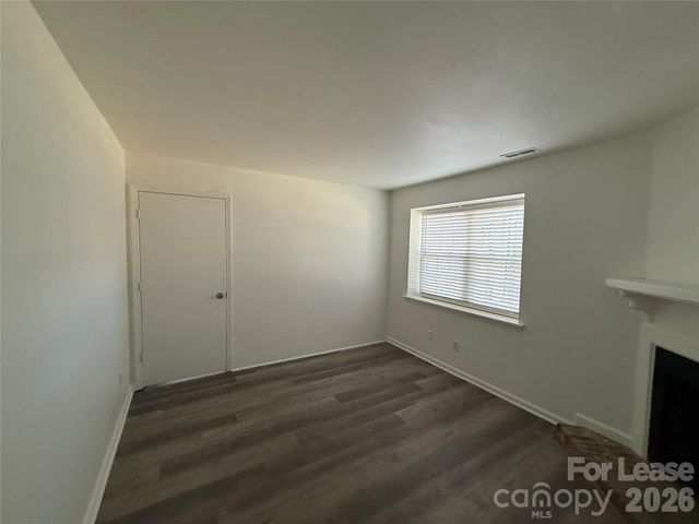 8526 Castle Pine Court 2, Charlotte, NC 28226