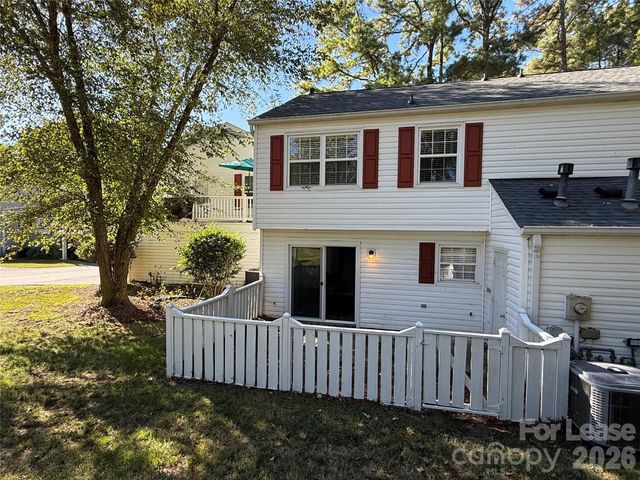 8526 Castle Pine Court 2, Charlotte, NC 28226