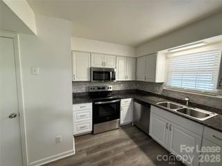 8526 Castle Pine Court 2, Charlotte, NC 28226