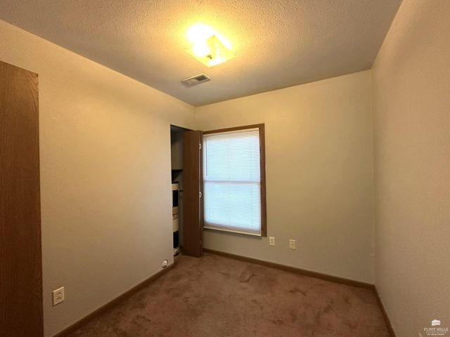 1218 1220 N 11th, Manhattan, KS 66502