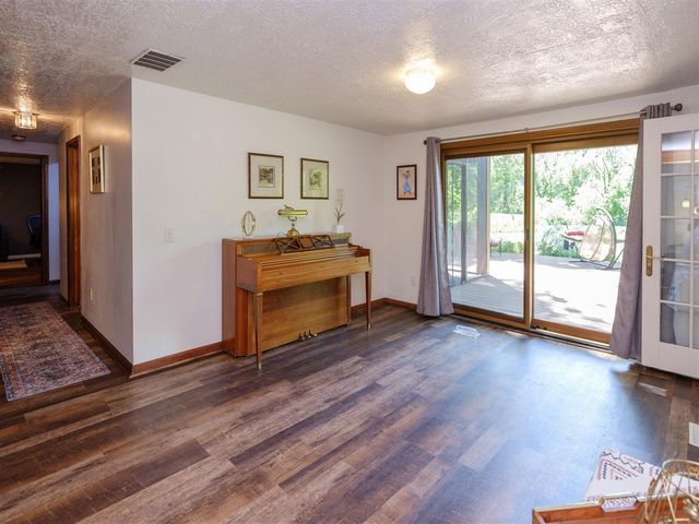 9951 Springwood Drive, Kalamazoo, MI 49009