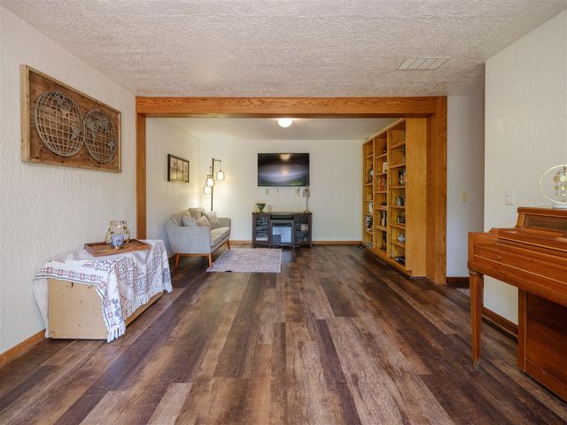 9951 Springwood Drive, Kalamazoo, MI 49009