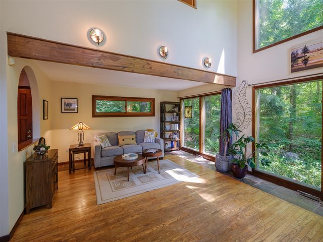 9951 Springwood Drive, Kalamazoo, MI 49009