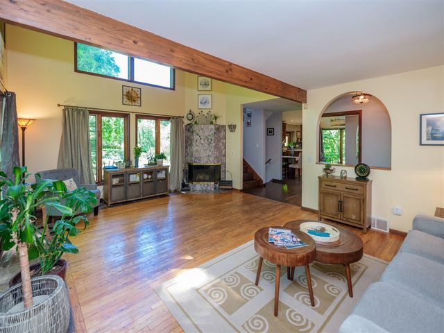 9951 Springwood Drive, Kalamazoo, MI 49009