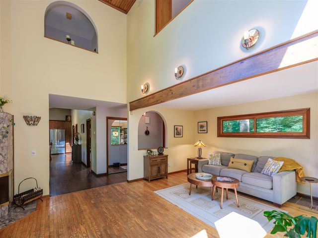 9951 Springwood Drive, Kalamazoo, MI 49009