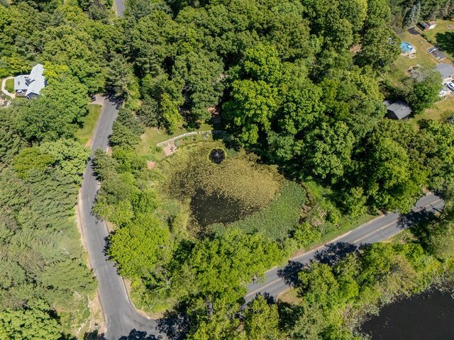 9951 Springwood Drive, Kalamazoo, MI 49009