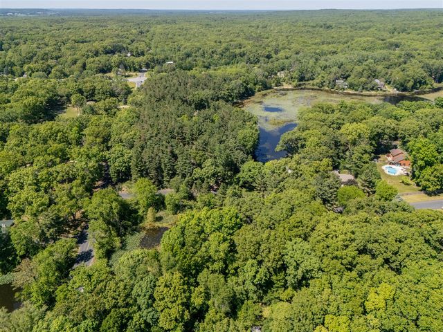9951 Springwood Drive, Kalamazoo, MI 49009