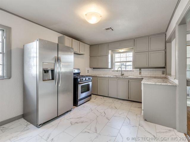 1923 N Elwood Avenue, Tulsa, OK 74106