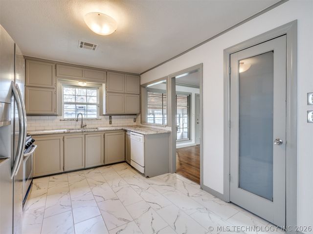 1923 N Elwood Avenue, Tulsa, OK 74106