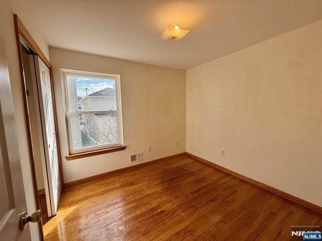 725 Jersey Street 1F, Harrison, NJ 07029