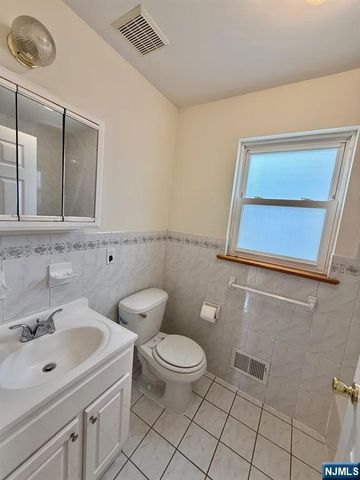 725 Jersey Street 1F, Harrison, NJ 07029