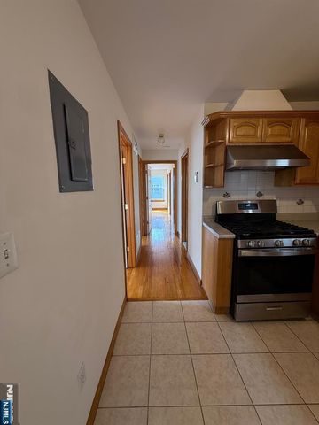 725 Jersey Street 1F, Harrison, NJ 07029