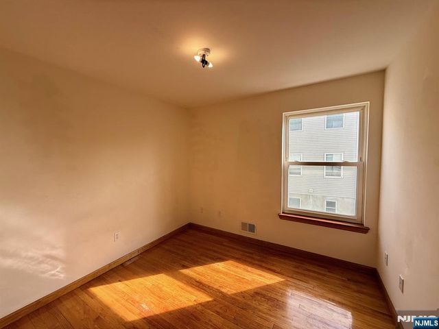 725 Jersey Street 1F, Harrison, NJ 07029