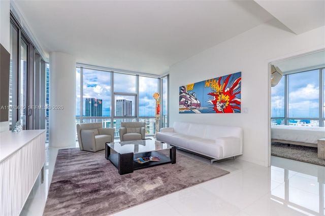 851 NE 1st Ave 2812, Miami, FL 33132