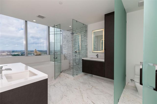 851 NE 1st Ave 2812, Miami, FL 33132