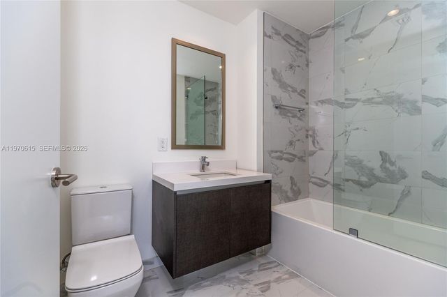 851 NE 1st Ave 2812, Miami, FL 33132