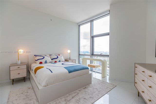 851 NE 1st Ave 2812, Miami, FL 33132