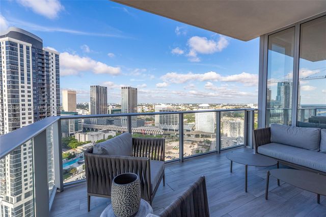 851 NE 1st Ave 2812, Miami, FL 33132