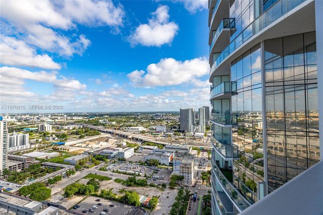 851 NE 1st Ave 2812, Miami, FL 33132