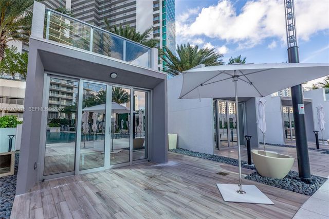 851 NE 1st Ave 2812, Miami, FL 33132