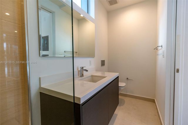 851 NE 1st Ave 2812, Miami, FL 33132