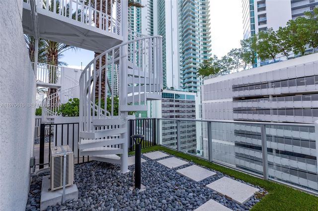 851 NE 1st Ave 2812, Miami, FL 33132