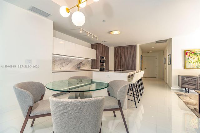 851 NE 1st Ave 2812, Miami, FL 33132