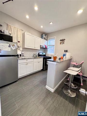 976 Main Avenue, Passaic, NJ 07055