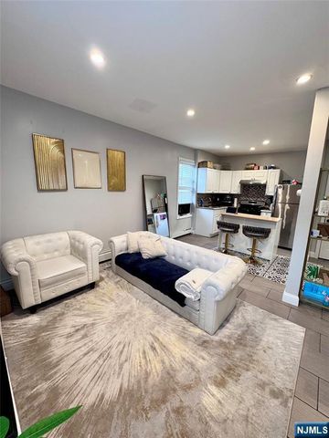 976 Main Avenue, Passaic, NJ 07055