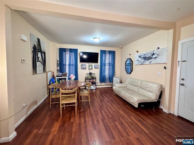 976 Main Avenue, Passaic, NJ 07055
