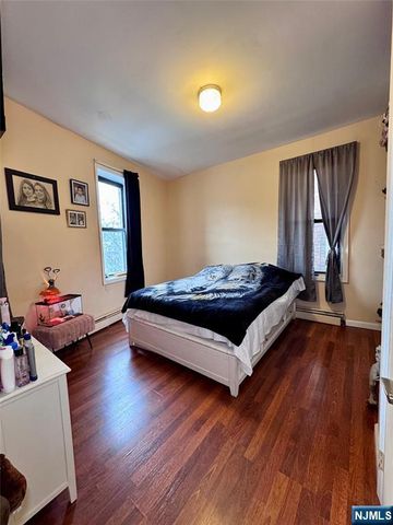 976 Main Avenue, Passaic, NJ 07055
