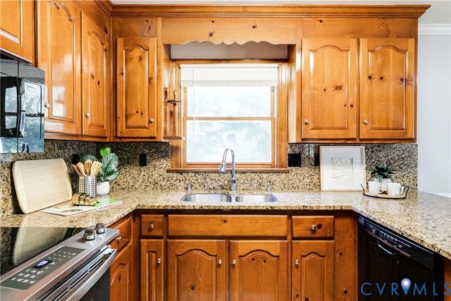 2420 Olde Queen Ter, Midlothian, VA 23113
