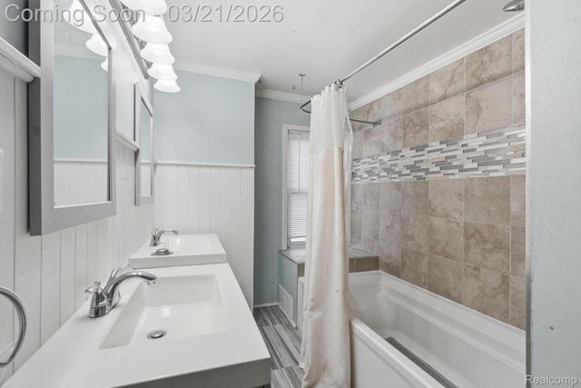 49777 Card Road, Macomb Township, MI 48044