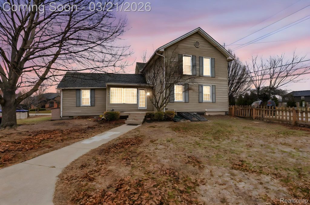 49777 Card Road, Macomb Township, MI 48044