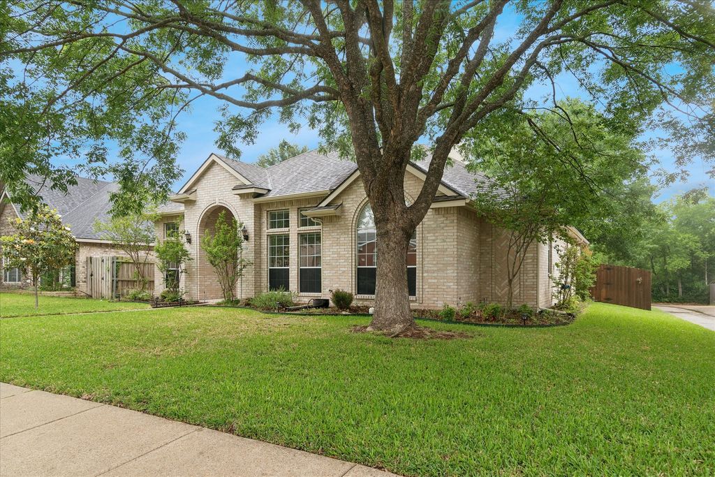 1232 Wildflower Lane, Mesquite, TX 75249