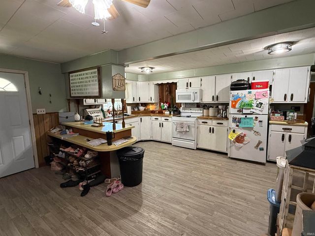 407 N West Street, Odon, IN 47562