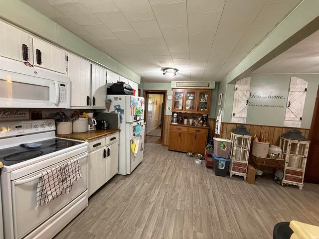 407 N West Street, Odon, IN 47562