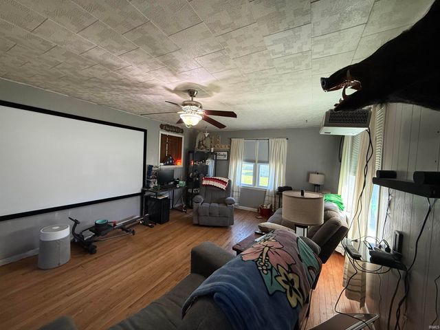 407 N West Street, Odon, IN 47562